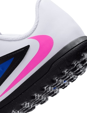 Tenis Phantom 6 Low Club para fútbol Nike de niño